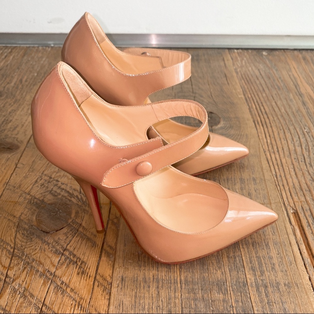 CHRISTIAN LOUBOUTIN Nude Patent Mary Jane Heels